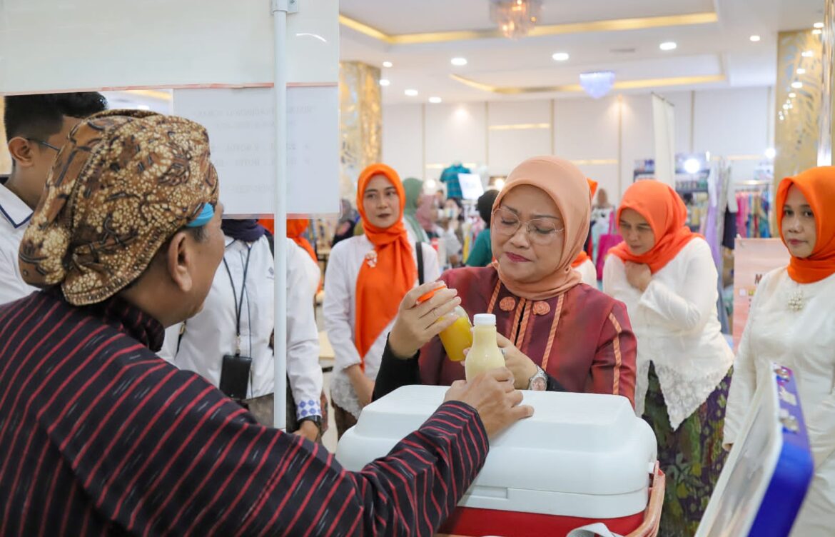 HUT DWP dan Hari Ibu ke-95, Kemnaker Gelar Donor Darah