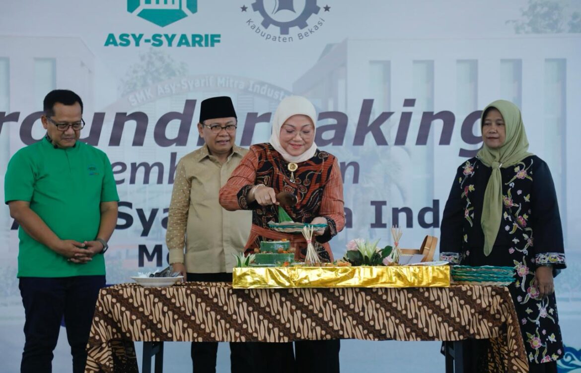 Menaker Ida Fauziyah Apresiasi Pembangunan SMK Asy-Syarif Mitra Industri di Mojokerto