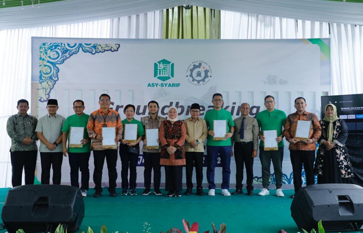 Menaker Ida Fauziyah Apresiasi Pembangunan SMK Asy-Syarif Mitra Industri di Mojokerto