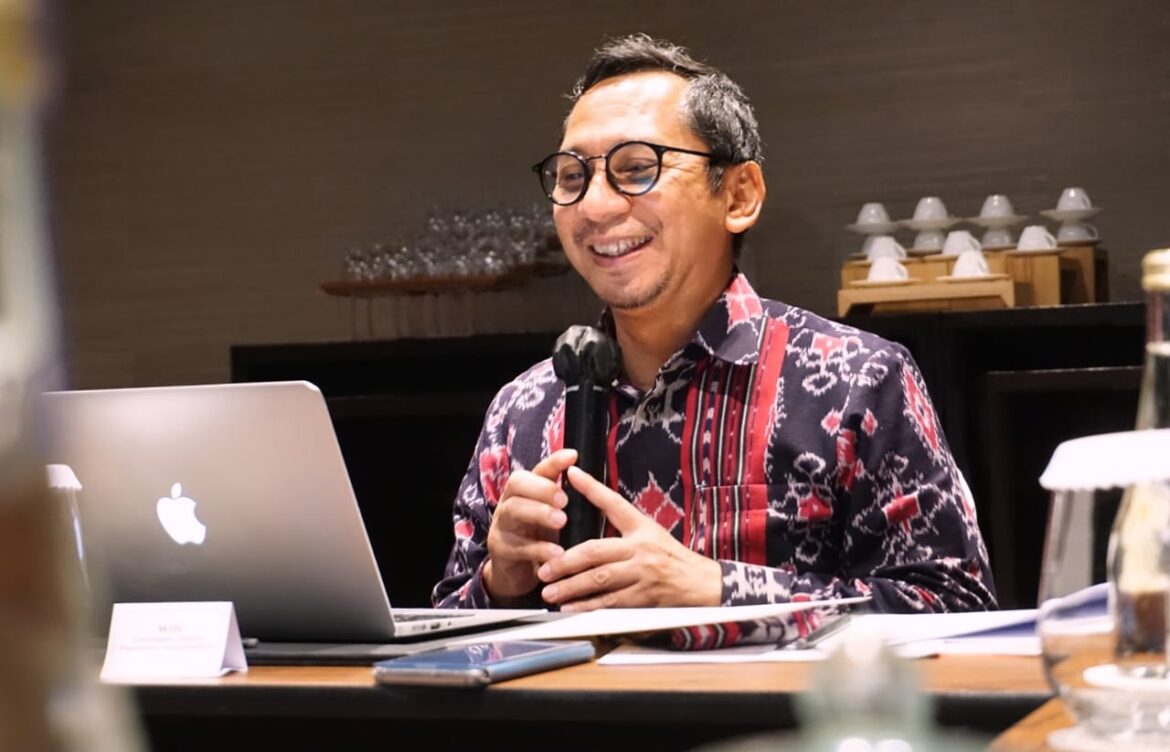 Yustin Romas Kembali Jabat Kepala SMKN Wae Ri’I, Tanda Pemprov NTT Taat Hukum