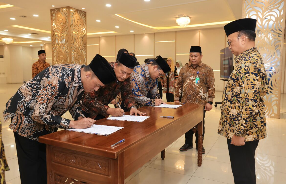 Lantik Pejabat Fungsional, Sekjen Kemnaker Ingatkan Pentingnya Menata Niat