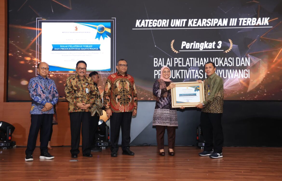Menaker Tekankan Pentingnya Gerakan Masifikasi Kearsipan